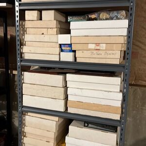 500 Cards. assorted sports and brands. New and Old includes 5 Gam…